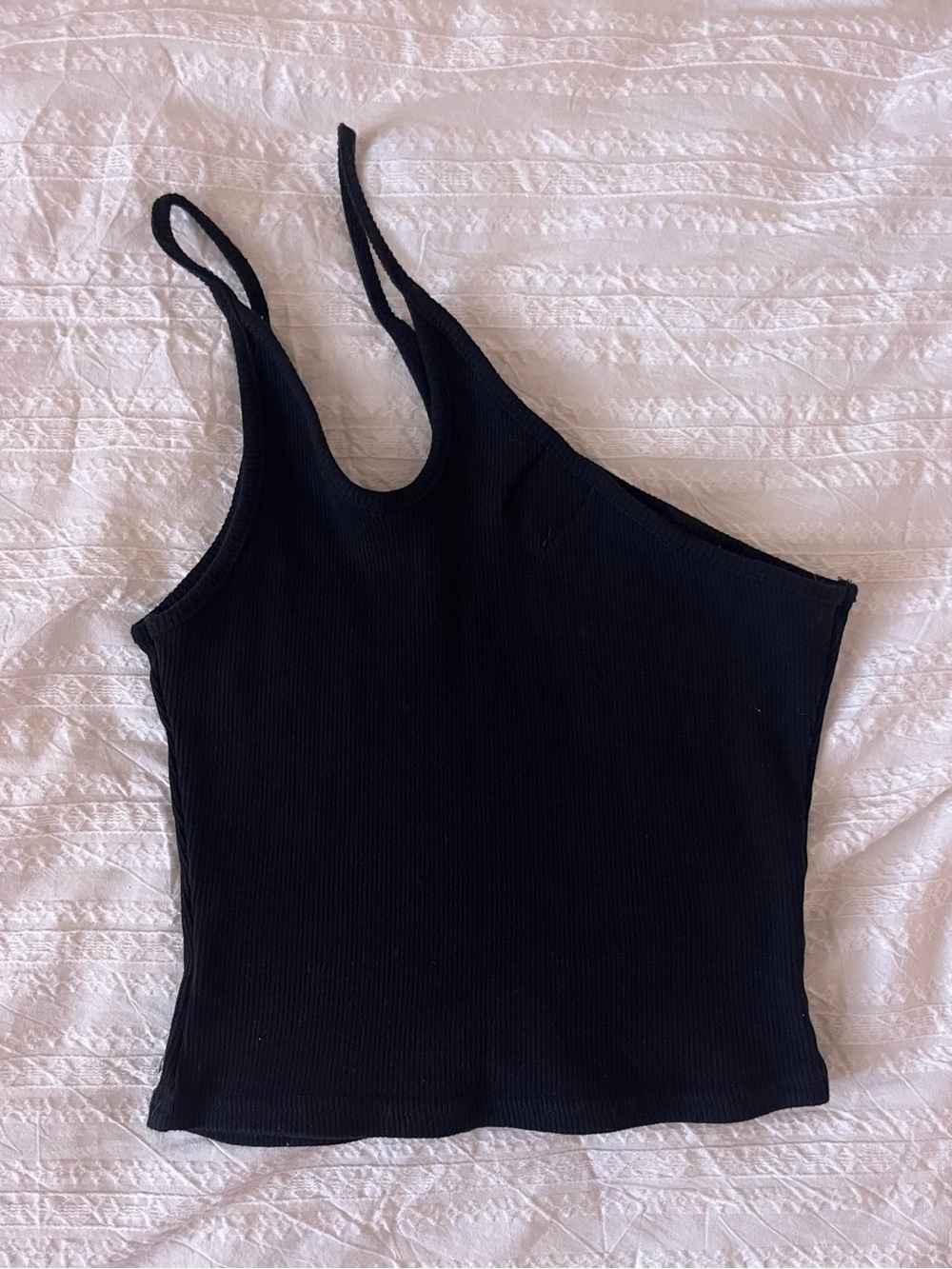black one shoulder tank